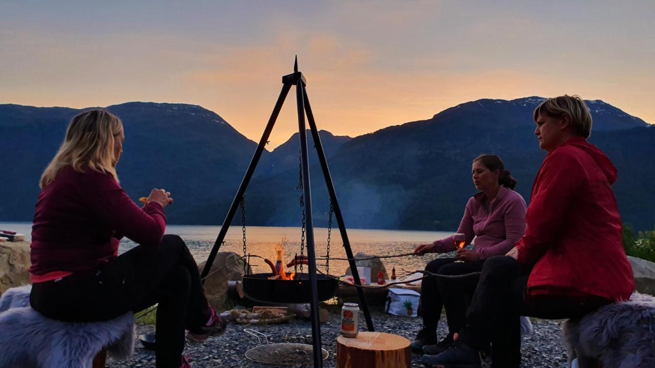 Mikrohyttene I Akrafjorden Etnesjoen Luaran gambar